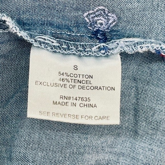 Romeo + Juliet Couture NEW Floral Embroidered Chambray Denim Mini Dress Small - Picture 6 of 9